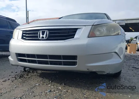 2008 Honda Accord 2.4 Lx z USA, uszkodzony, nr VIN JHMCP26338C070784